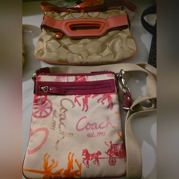 Coach Bags - Picture 2 of 3